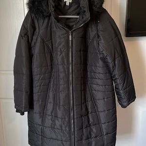 Susan Graver stadium puffer coat with removable faux fur hood. Size 1X